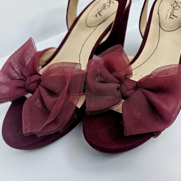 Life Stride Red Heels with Elegant Bow - Picture 2 of 6